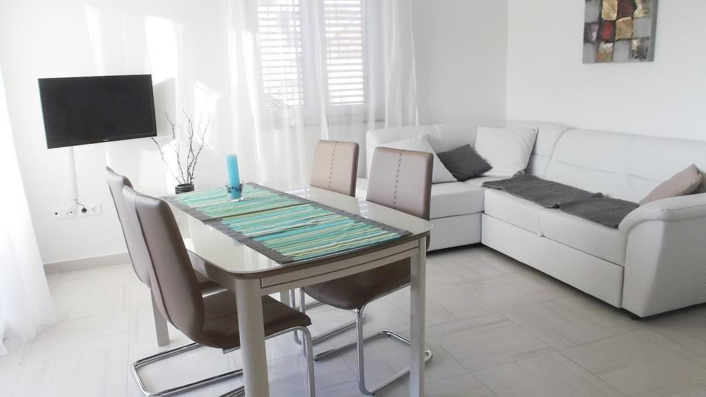 Apartments Horvat Vodice Oda fotoğraf